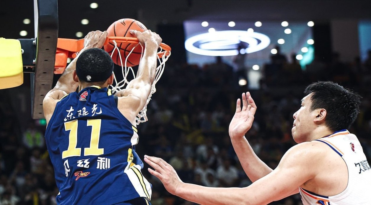 包含广东队完胜江苏队,张镇麟关键制胜的词条 包含广东队完胜江苏队,张镇麟关键制胜的词条