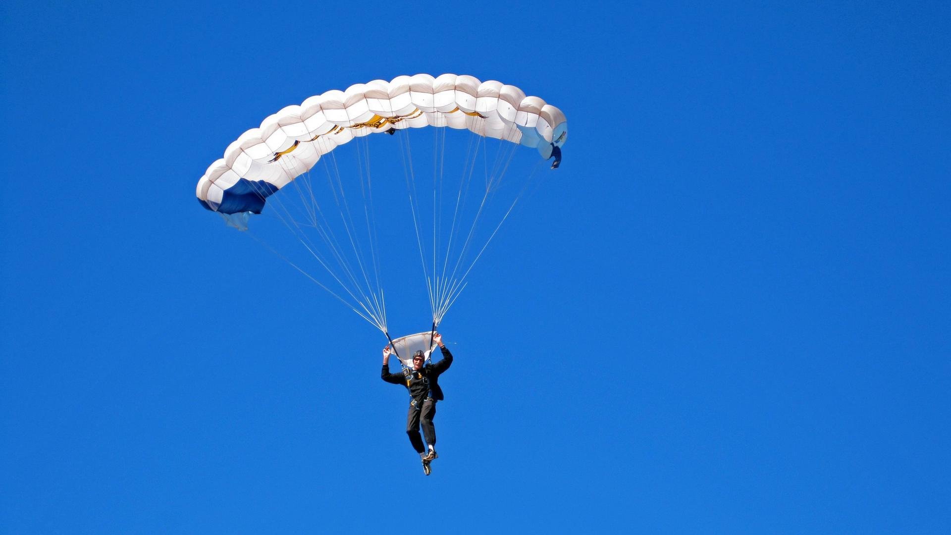 范戴克爆发引领防线革命，厄瓜多尔绝杀威尔士映照足球无常